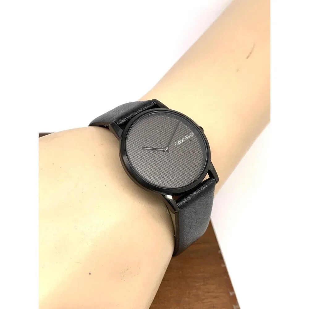 Calvin Klein Women's Watch 25100034 Feel Quartz Black Leather Strap 30mm